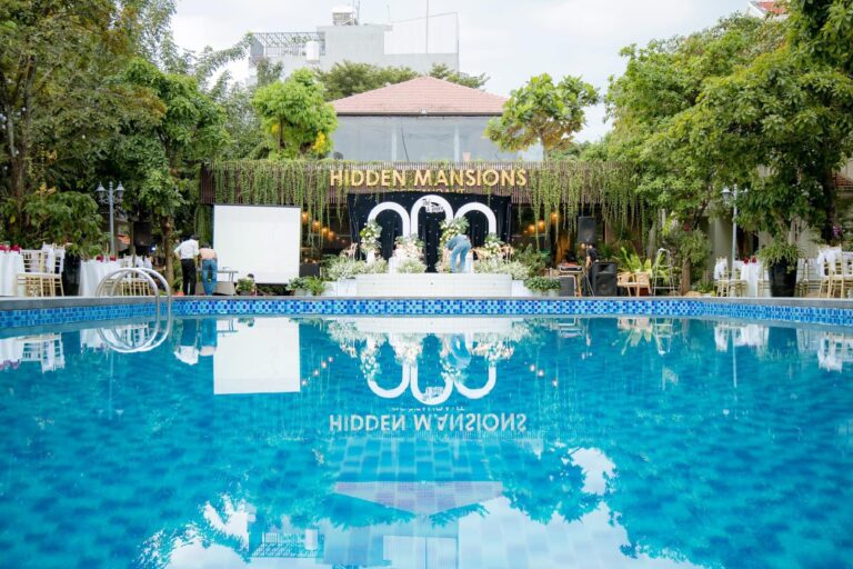 Hidden Mansion Wedding Venue - Photo 1