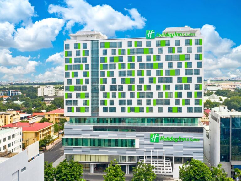 Venues 6 Holiday Inn & Suites Saigon Airport