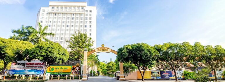 Pavillon Tan Son Nhat