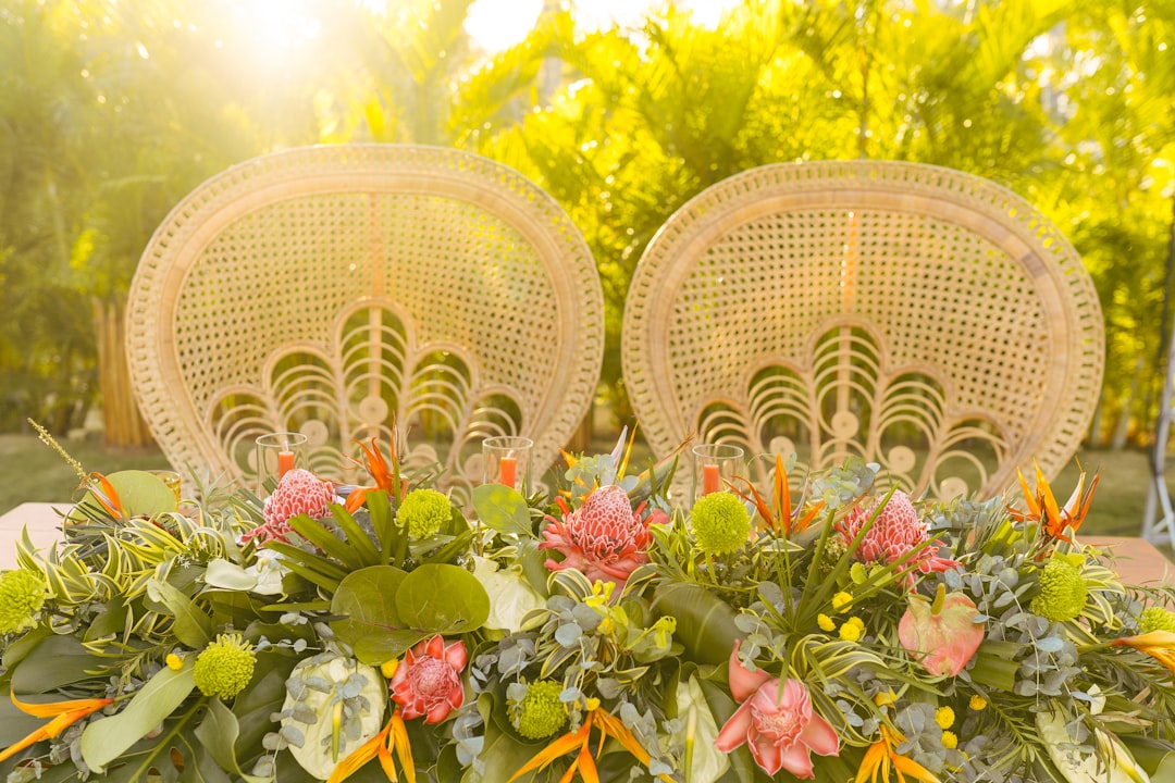 Wedding Decoration Styles: Finding Your Visual Language 5 Vibrant colorful wedding decoration with tropical flowers and creative design
