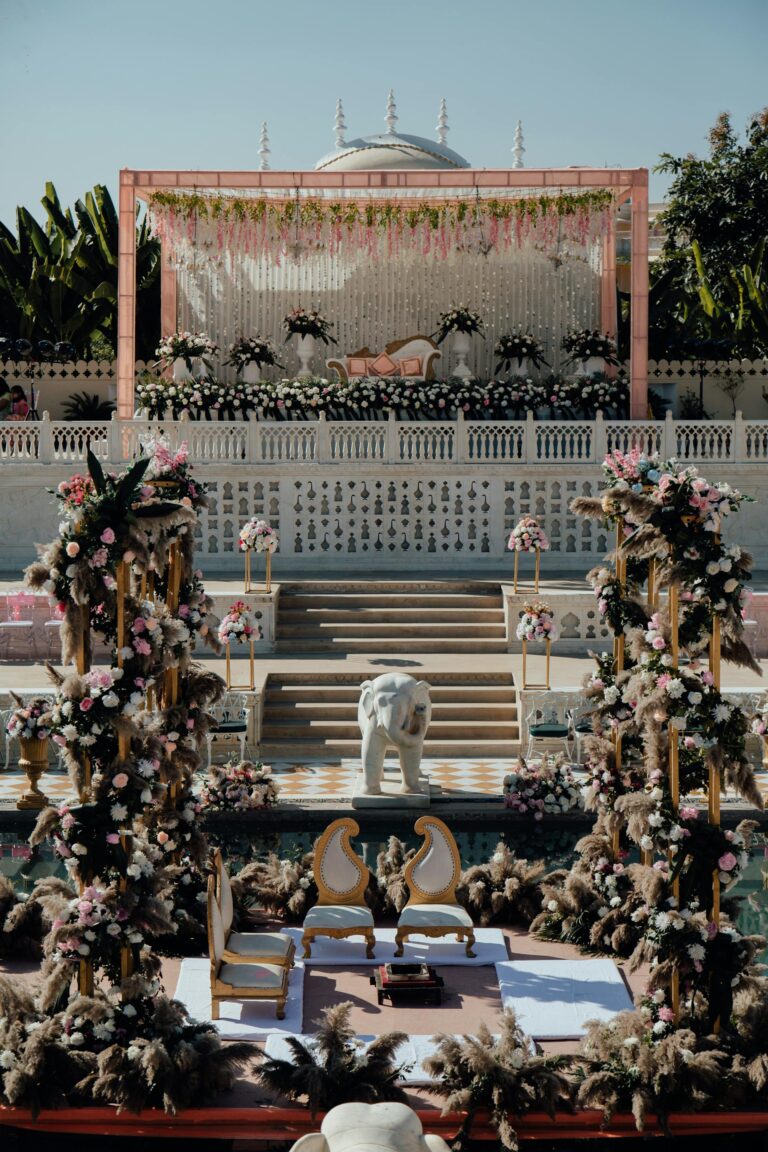 Micro Wedding in Vietnam: Why Intimate Celebrations Are the Smartest Choice 2 Micro Wedding in Vietnam: Why Intimate Celebrations Are the Smartest Choice